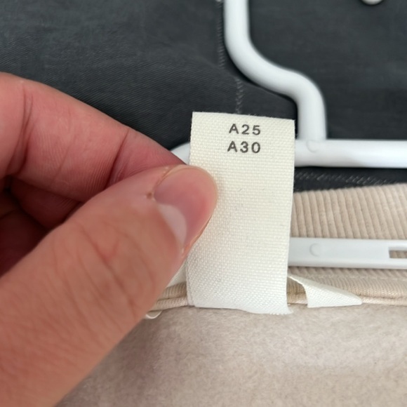 H&M Cream Crew Neck Sweater Casual Cotton Blend - Picture 4 of 5